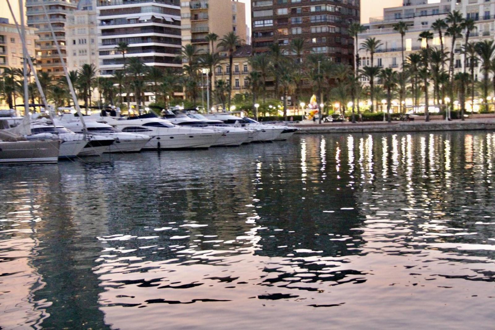 Bs Luxury Estate El Campello Lägenhet Exteriör bild